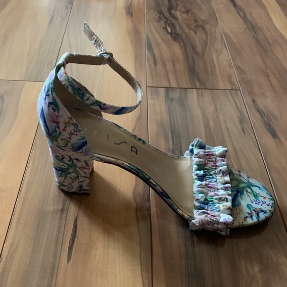 Unisa Ruffle Block Heals - Picture 3 of 5